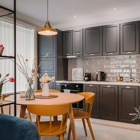 Apartment Heart Of The - Better Townhouse Ruse