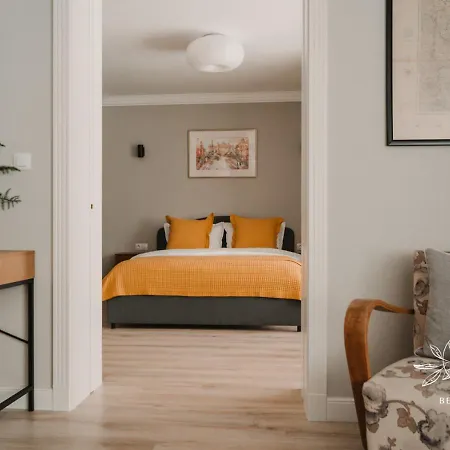 Apartment Heart Of The - Better Townhouse Ruse