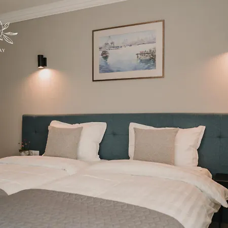 Heart Of The - Better Townhouse Ruse